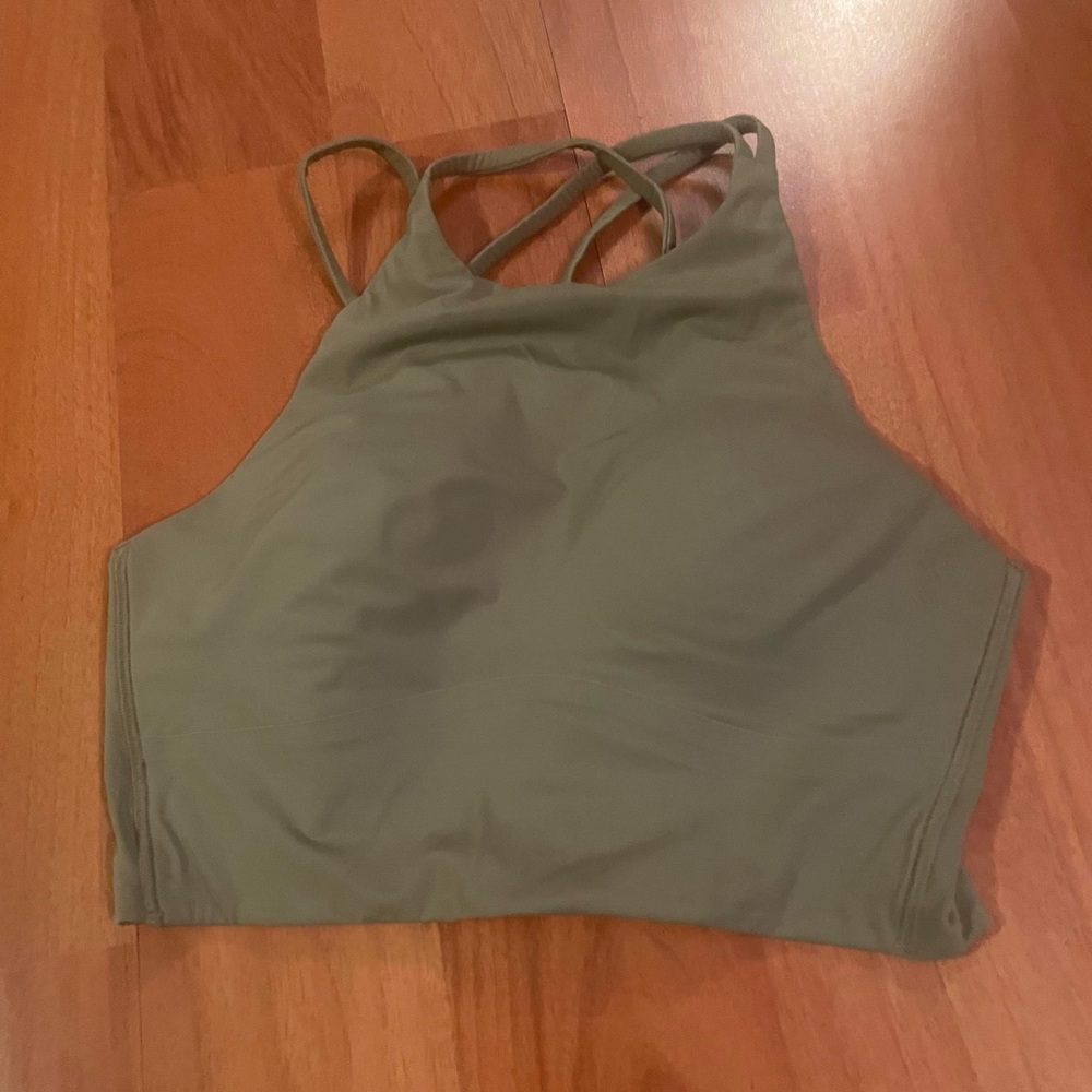 Lululemon like a cloud high neck bra size 4